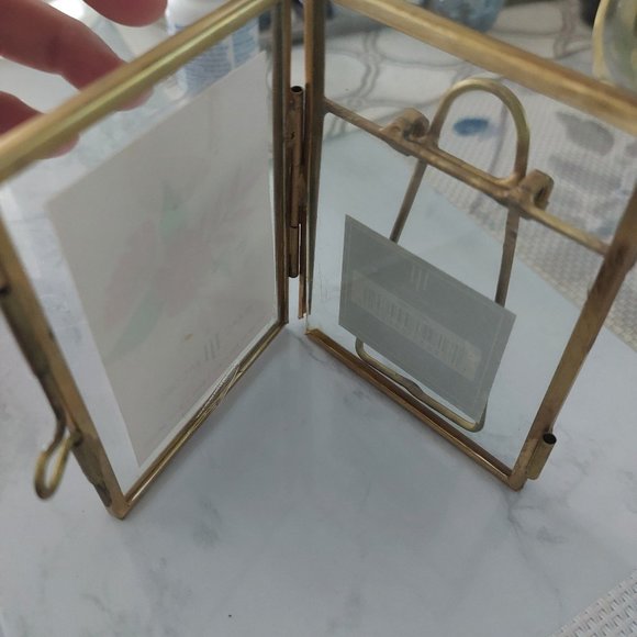 Isaac Jacobs Super Cute Vintage Feel Gold Trim Rusty Mini Photo Frame Stand - Picture 2 of 6
